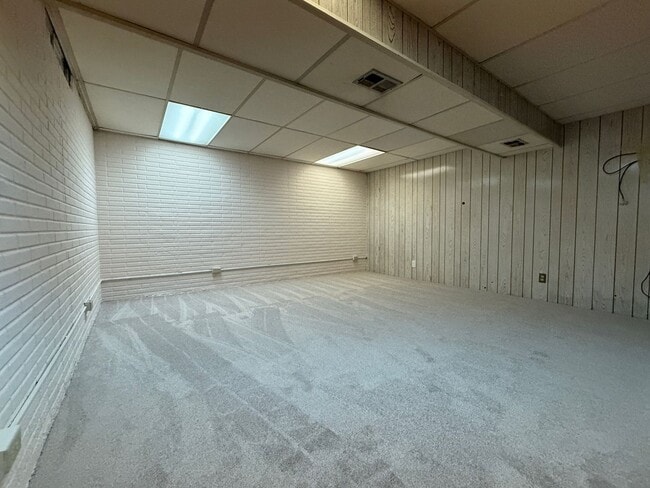 Building Photo - Move-In Ready 2-Bedroom End-Unit Townhouse Condo- Reisterstown, MD