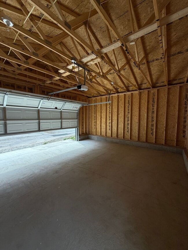 Building Photo - Beautiful Home in the Heart of Columbus