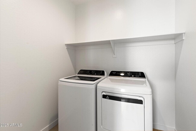 Building Photo - 16677 W Charlotte Dr