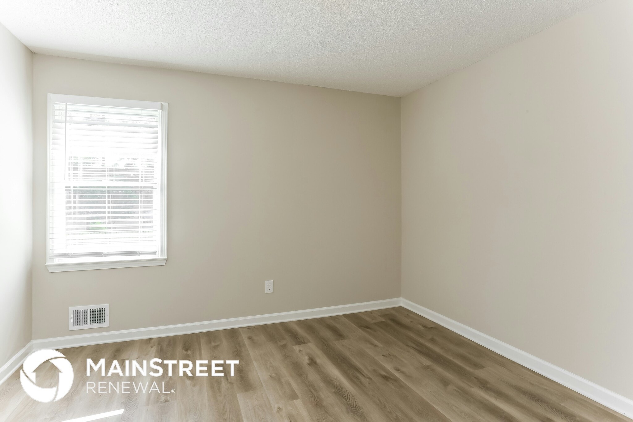 Building Photo - 43 1st Ave E