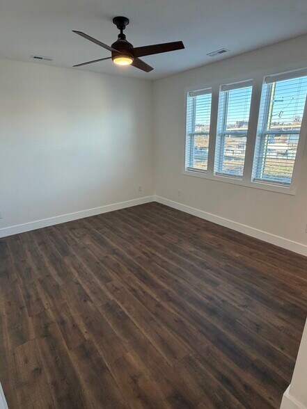 Building Photo - 1417 Woodbine Ave