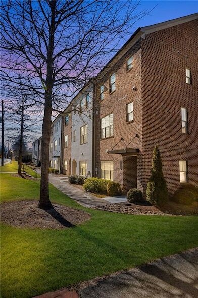 Building Photo - 2761 Bell Dr SE