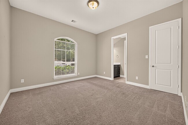 Building Photo - 27124 Holtwood Grove Rd