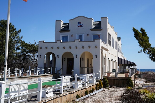 Building Photo - 5 Ocean Ave N