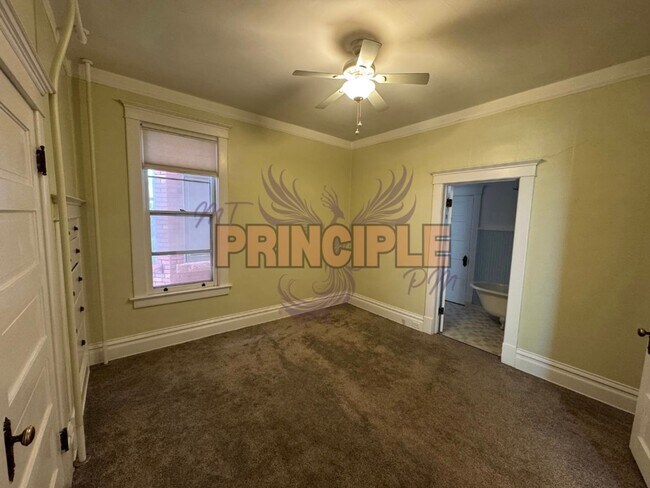Building Photo - 805-807 W Galena St