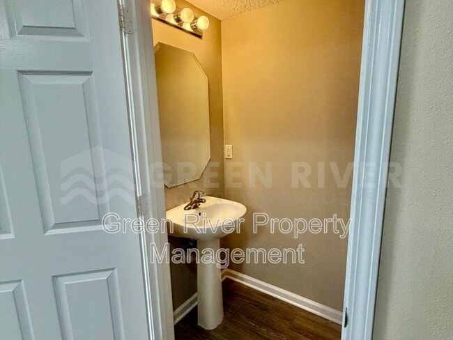 Building Photo - Calming Water Dr 1500