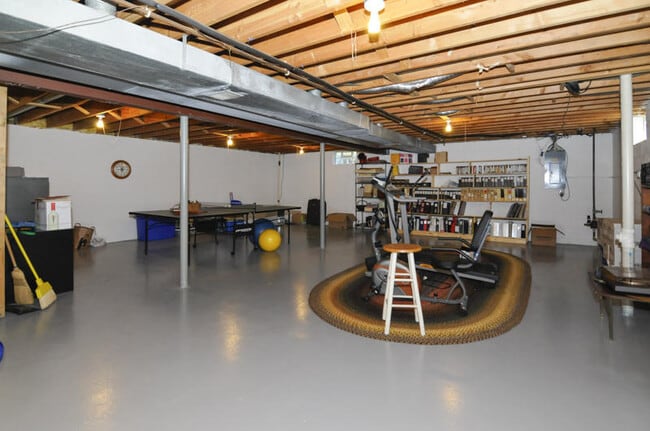 Building Photo - 7825 W Puetz Rd