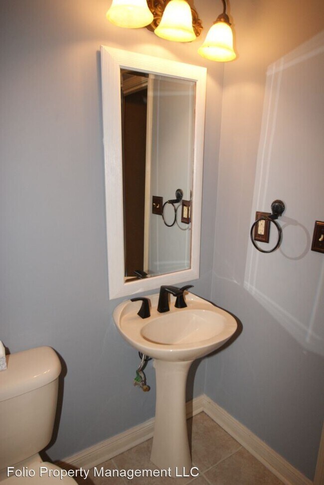 Building Photo - 4 br, 4 bath House - 10016 Bluff Drive