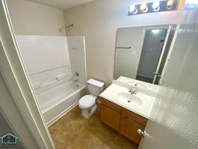 Building Photo - Inviting, Bright, Fresh, and Ready to Welc...
