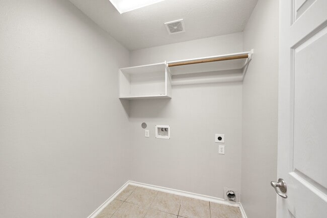 Building Photo - 11811 Misty Peak Ln