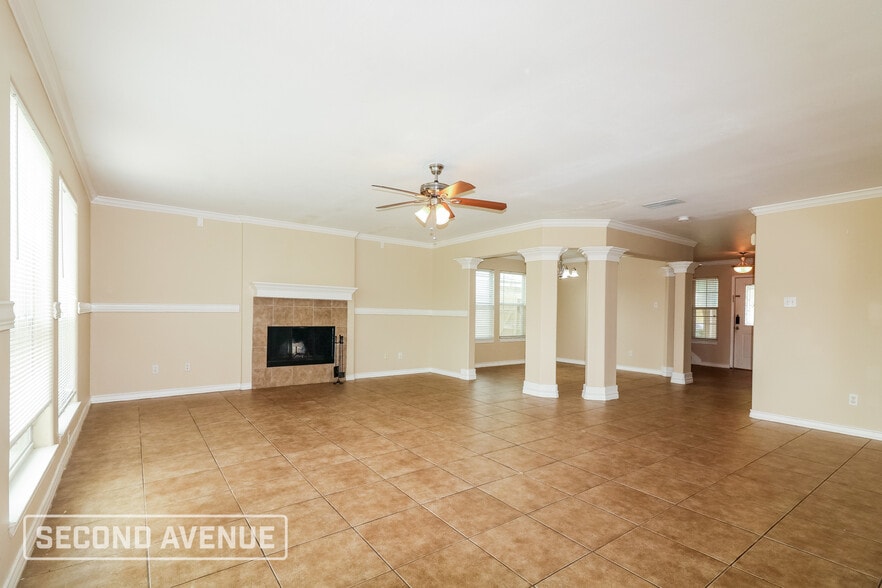 Building Photo - 2425 Mystic Star Dr