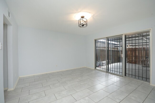 Building Photo - 8202 Fondren Rd