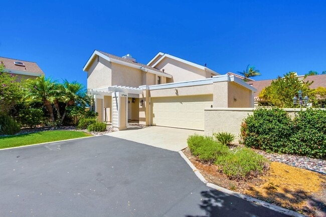 Primary Photo - Fantastic ocean views in this spectacular ...