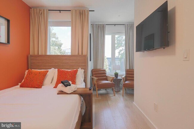 Building Photo - 1806 I St NE