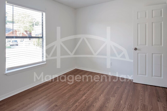 Building Photo - 7621 Melissa Ct N