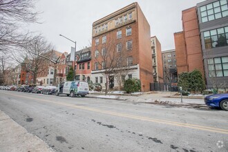 Building Photo - Lovely 1 BR/1 BA Condo in Dupont Circle!