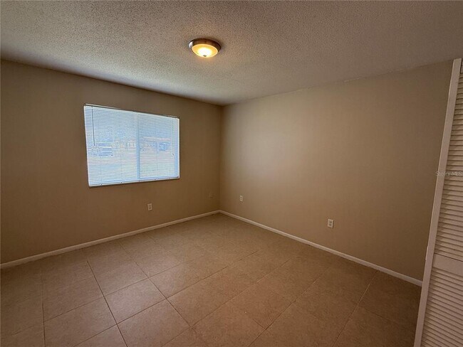 Building Photo - 2744 Botts Landing Rd
