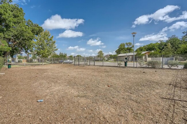 Building Photo - 12004 Cimaizon Dr