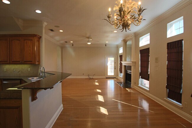 Building Photo - 1202 River Bend Dr