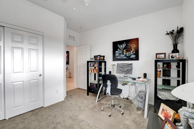Building Photo - Beautiful Energy Star Home in Skye Hills