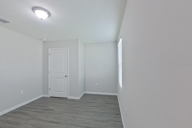 Building Photo - 8740 SW 43rd Ter