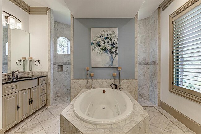 Building Photo - 109 Bella Strada Cove