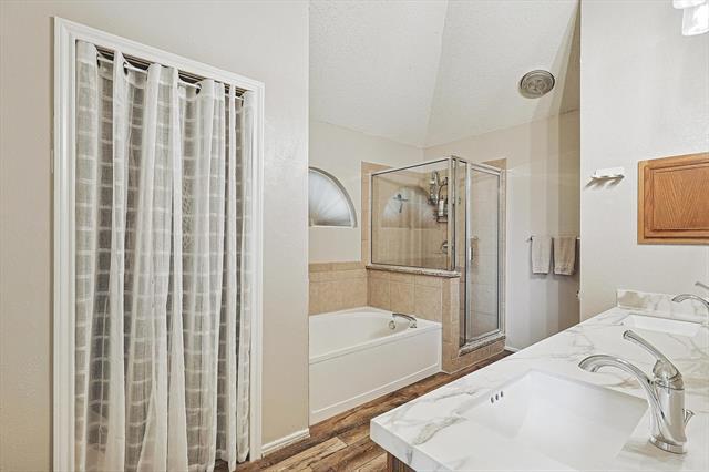 Building Photo - 8240 Woodstream Dr