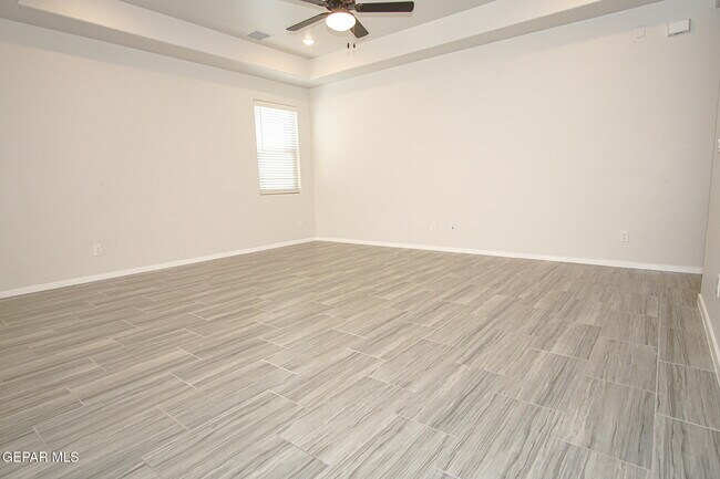 Building Photo - 12993 Tryne Way