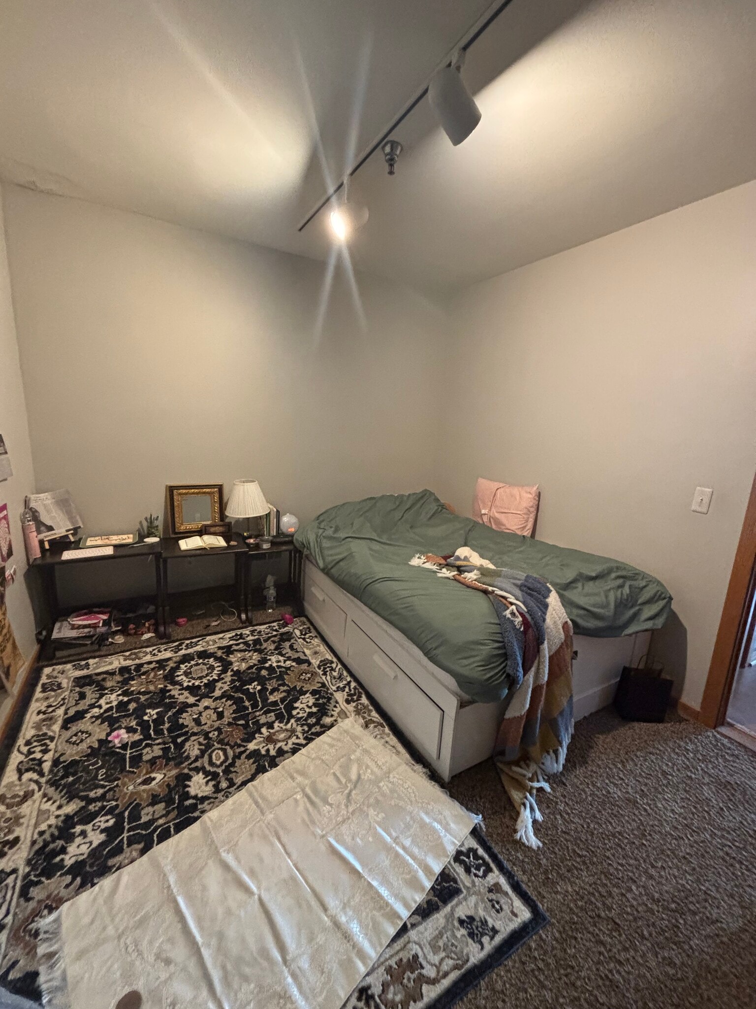 Building Photo - 206 S Ashley St