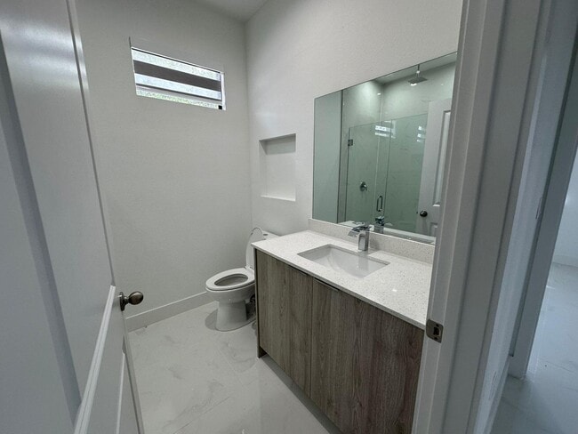 Building Photo - 6033 Kumquat Cir