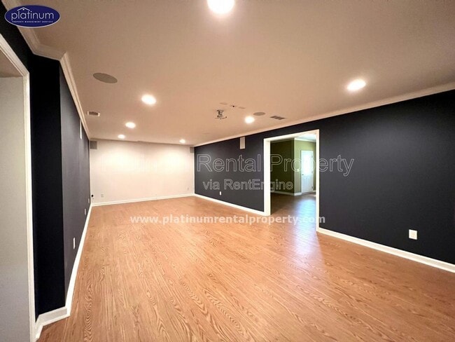 Building Photo - 3080 Whitfield Ave