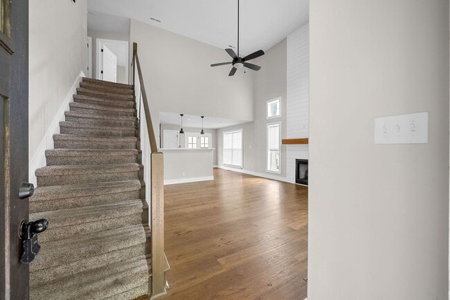 Building Photo - 4 Bedroom 2 1/2 Bath Home For Rent in Gate...