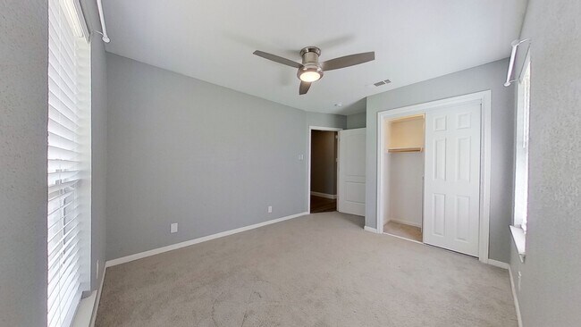 Building Photo - Gorgeous house in Harker Heights by the Stillhouse Hollow Lake