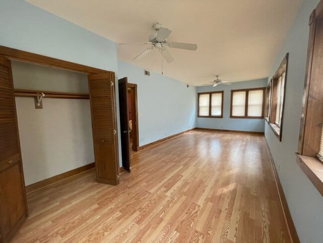 Building Photo - 573-575 W Lincoln Ave