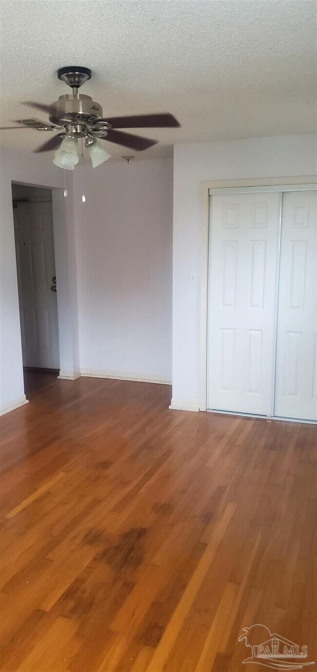 Building Photo - 2007 E Gadsden St