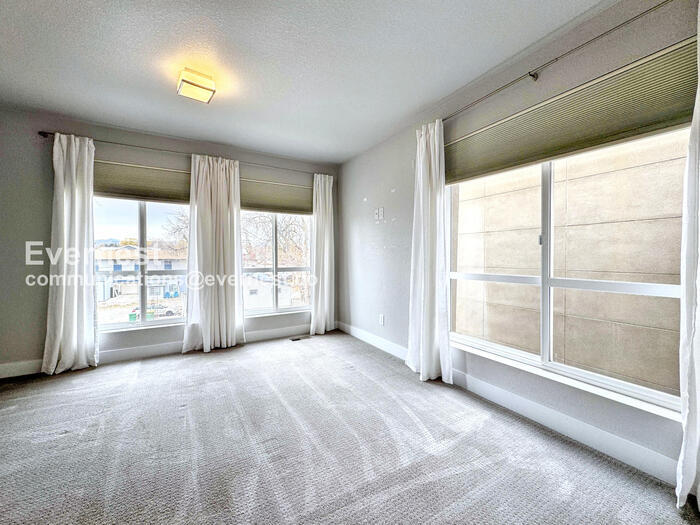 Building Photo - 8130 W 10th Ave