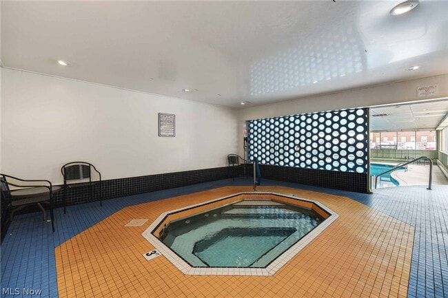 Building Photo - 10301 Lake Ave