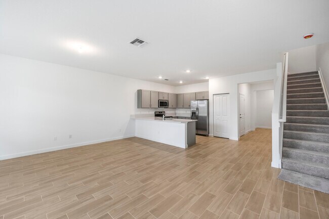 Building Photo - 4330 Pond Lily Ln