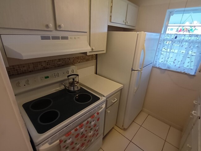 Building Photo - 1119 Lake Terrace