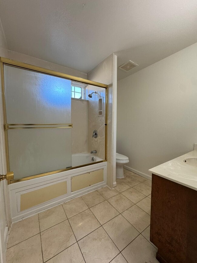 Building Photo - 27715 Cliffwood Ave