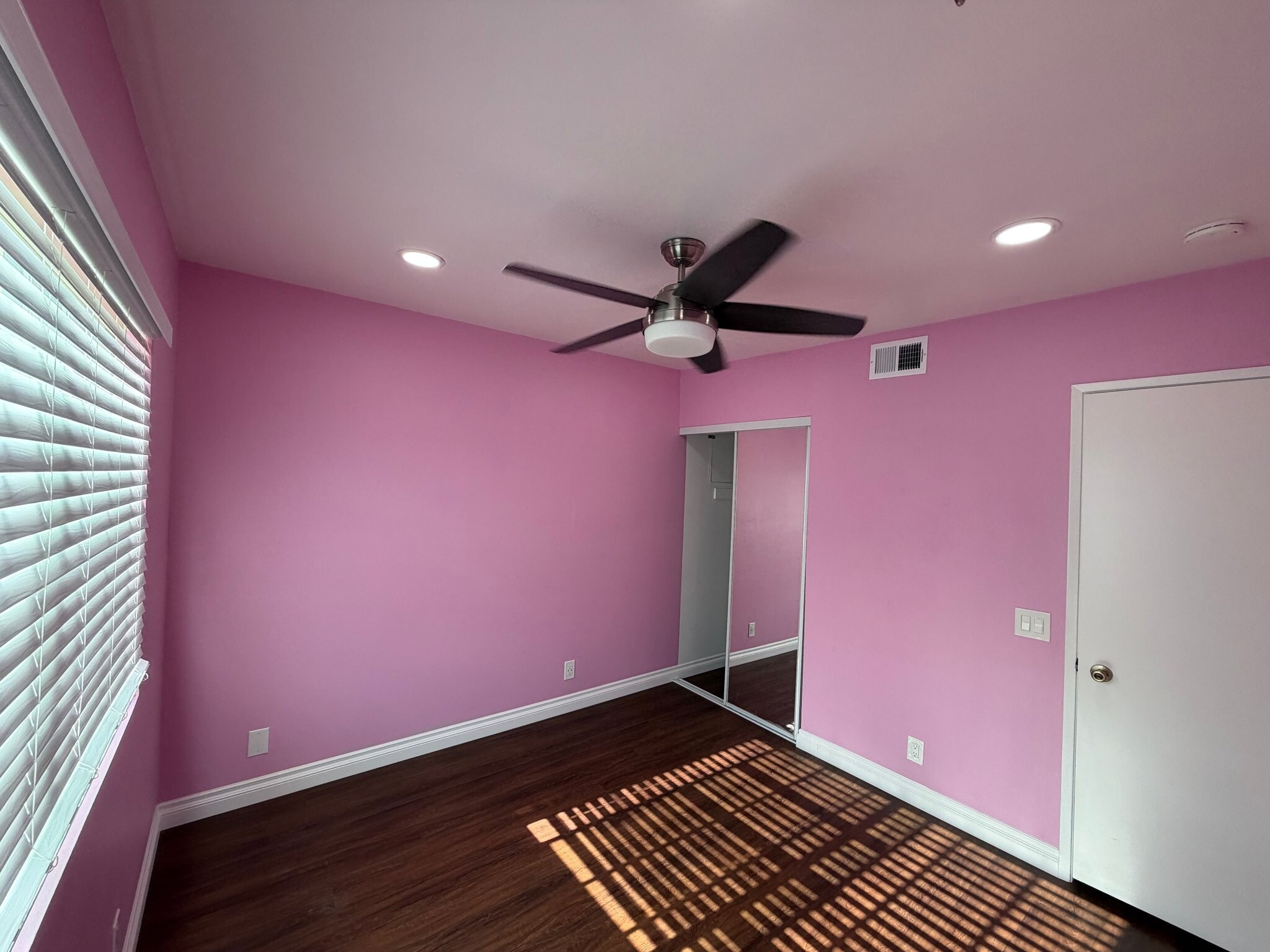 Building Photo - 8552 Doremere Dr