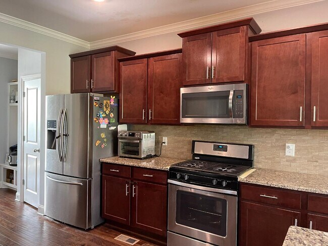 Building Photo - 1607 Southhampton Way