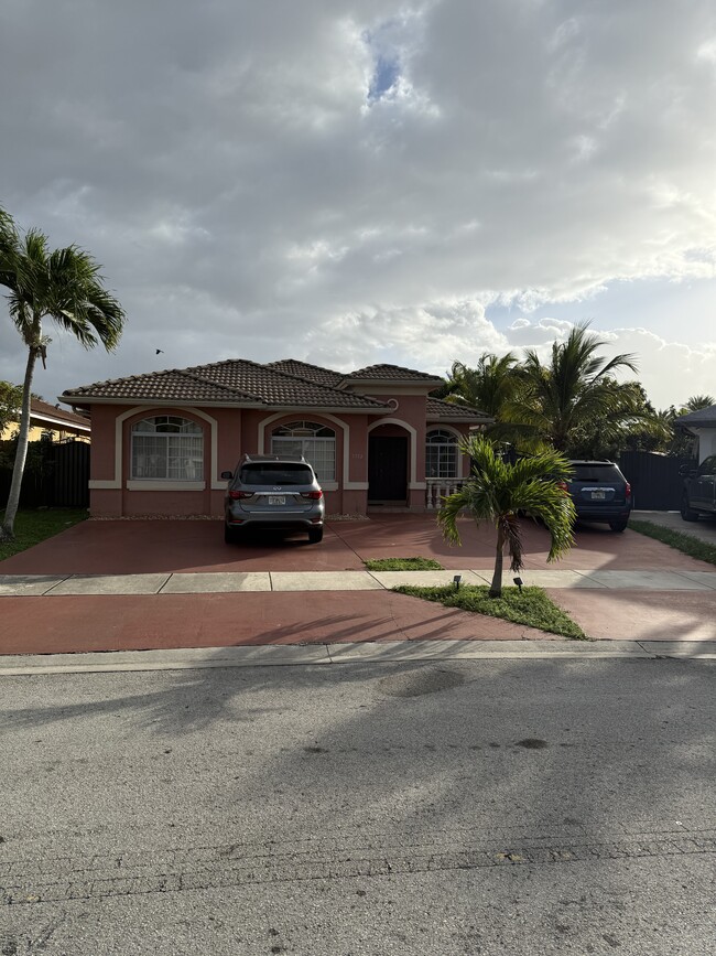 Building Photo - 7772 NW 200th Ln