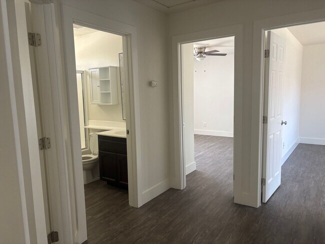 Building Photo - Beautiful 3 Bedroom Apartment In Placentia