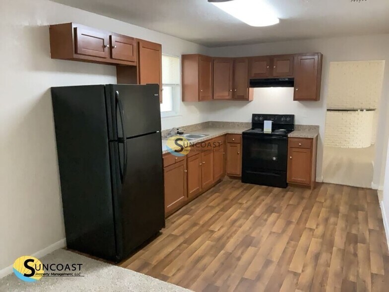 Building Photo - 4805 Locksley Ave