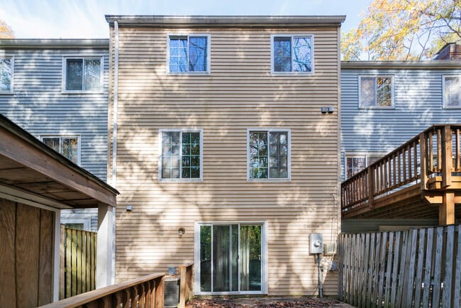 Building Photo - 8653 Bent Arrow Ct