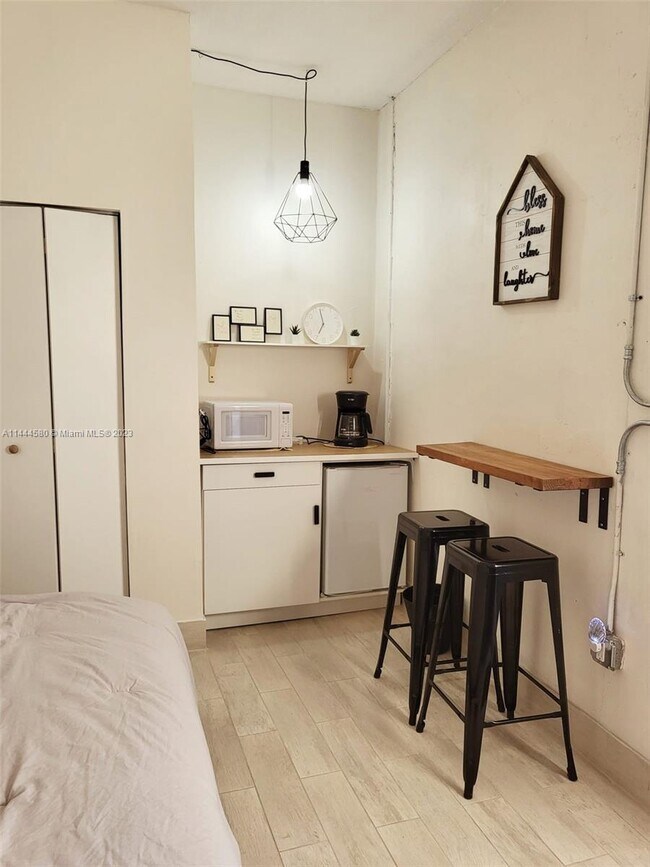 Building Photo - 9439 SW 162nd Ct