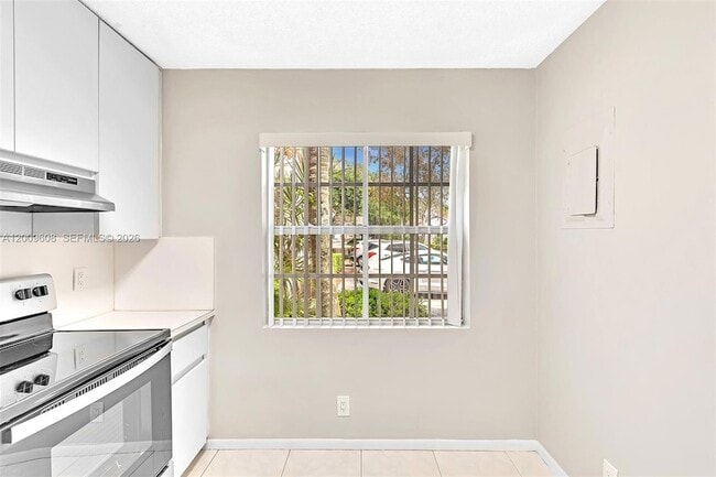 Building Photo - 1439 Springside Dr