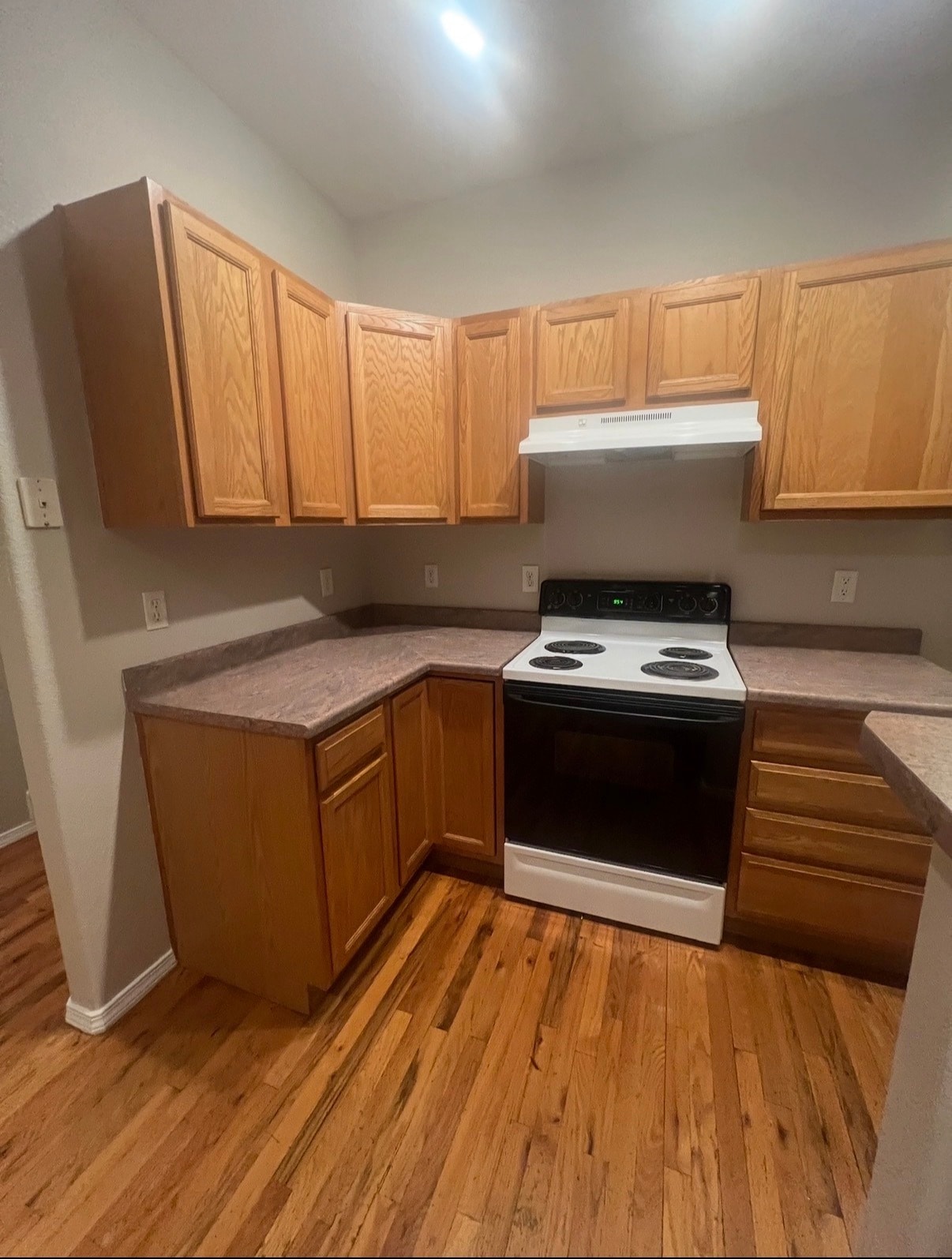 Kitchen with hardwood flooring, actual photo - 2563 Malpaso Pt
