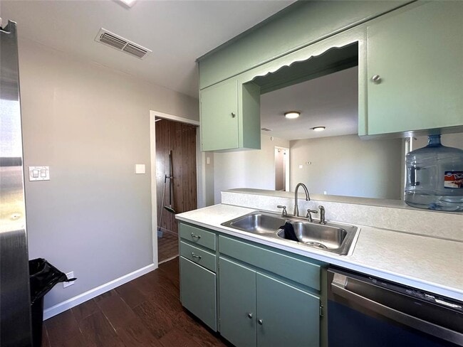 Building Photo - 2500 Biggs Dr